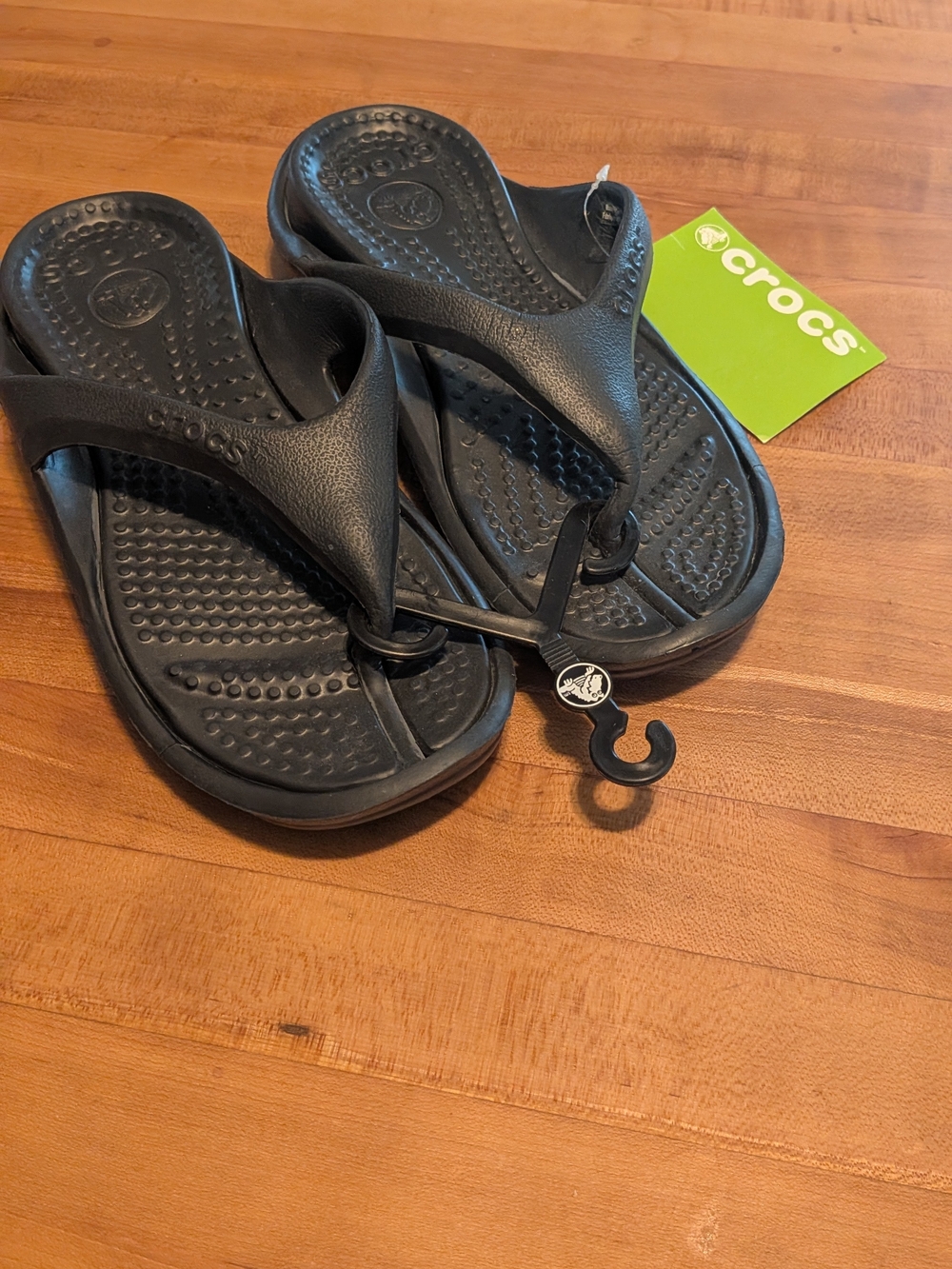 New with Tags! Crocs Athens II Black Flip Flops Sandals - Unisex Size M5/W7